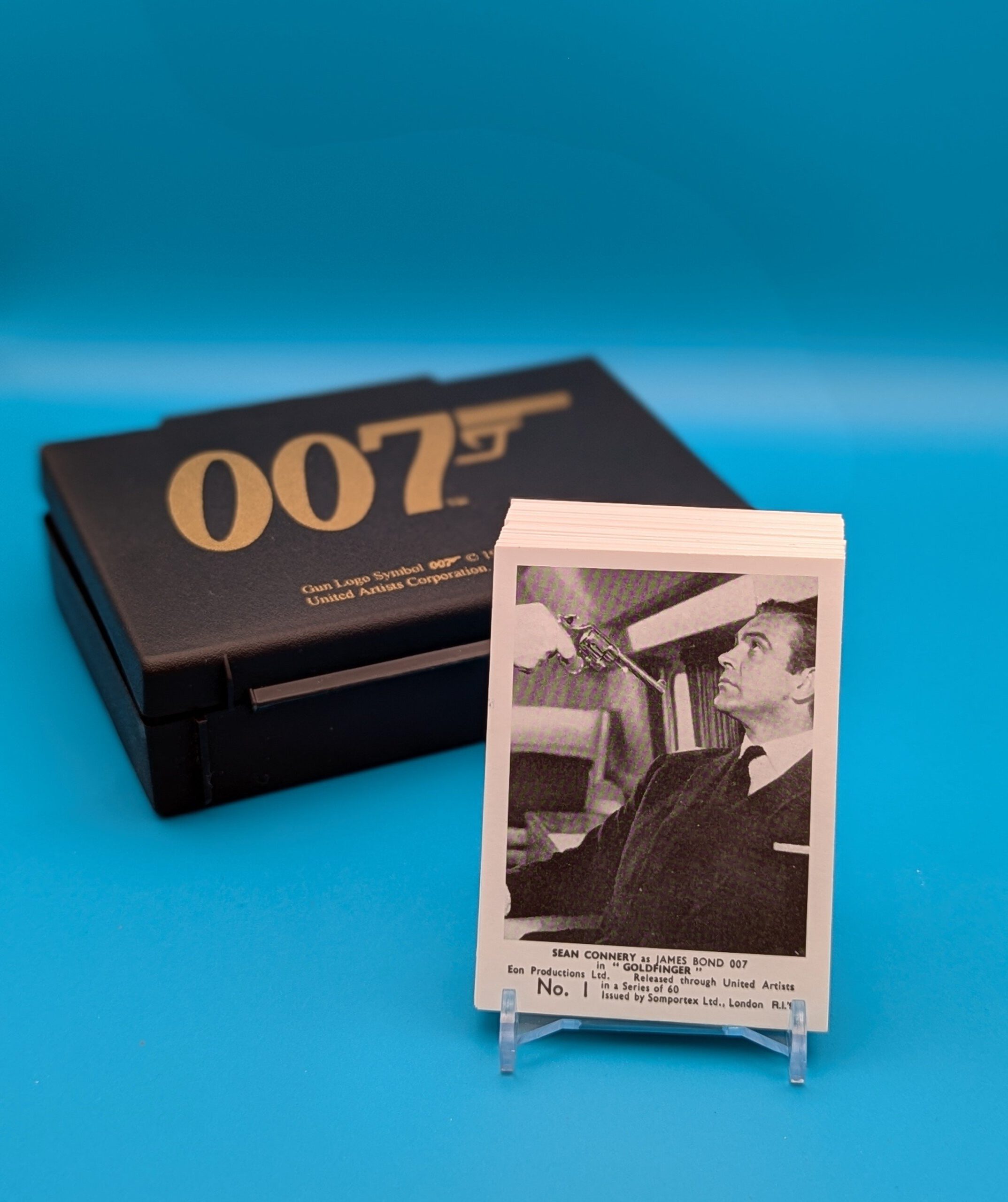2026/04/1000077453.jpg james bond: bubble gum collectors edition (reprint)